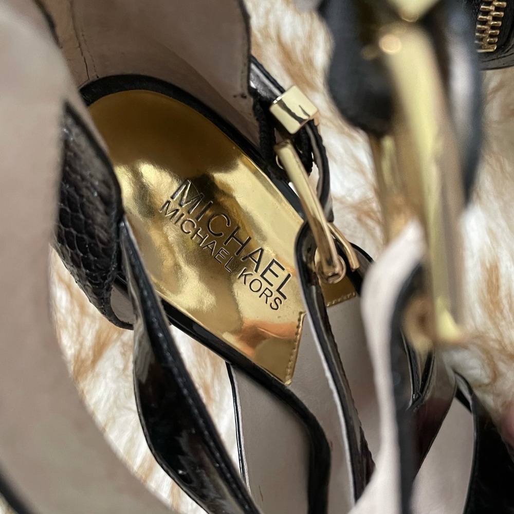 Michael Kors Tamara patent leather peep toe - Picture 12 of 13